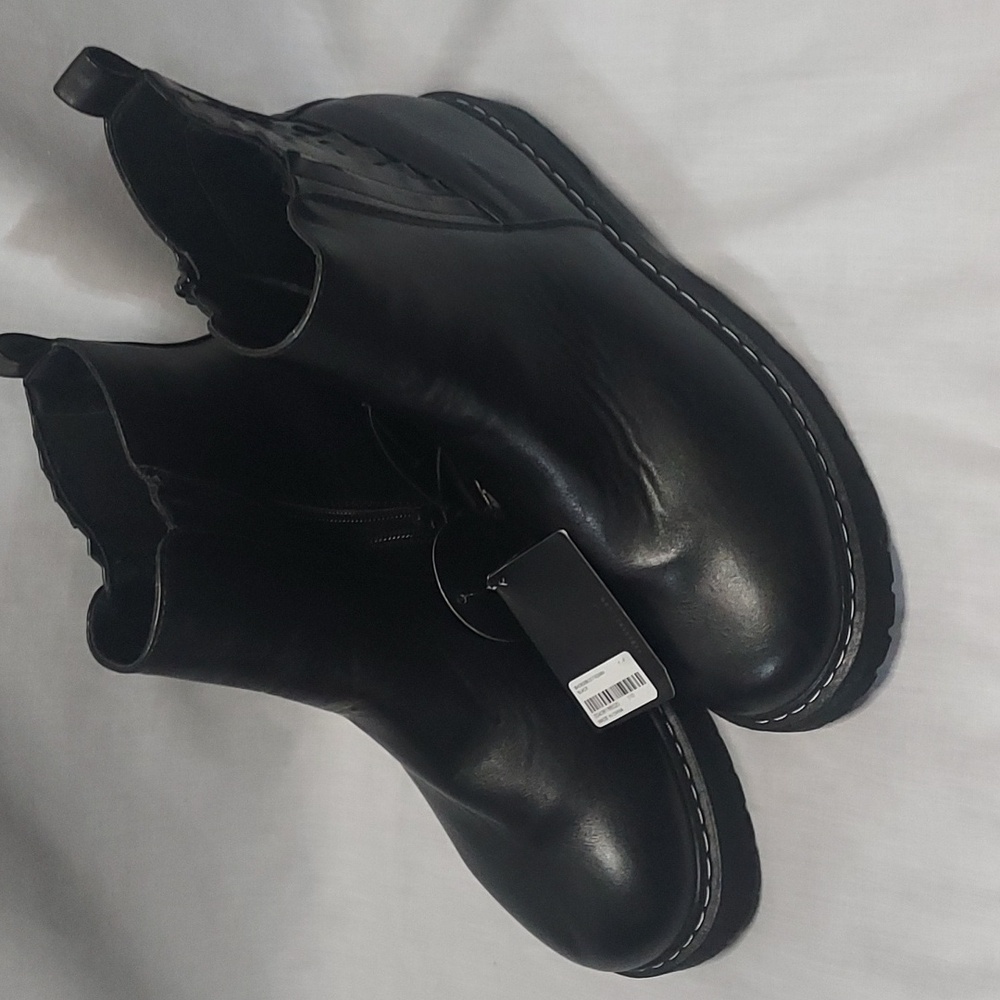 NWT Forever 21 women's boots